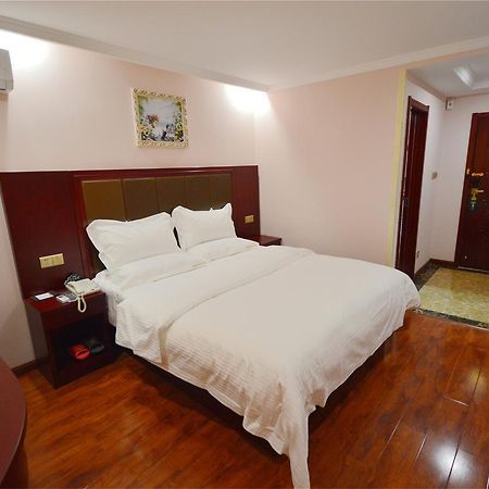 Greentree Inn Shandong Qingdao Development District Sdust Express Hotel Exteriör bild